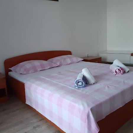 Apartments Davor Ceko Jesenice  Esterno foto